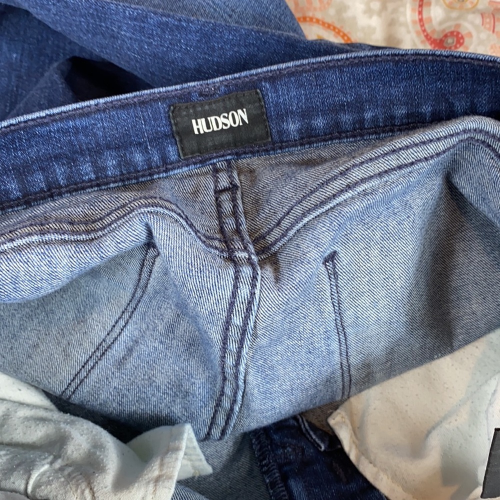 Hudson • Mid Rise Skinny - Picture 10 of 10